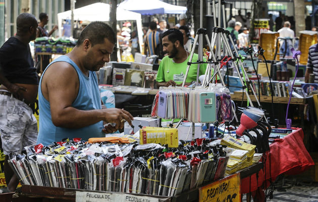 La tasa promedio de desempleo en Brasil cayó desde 12,3% en 2018 a 11,9% en 2019.