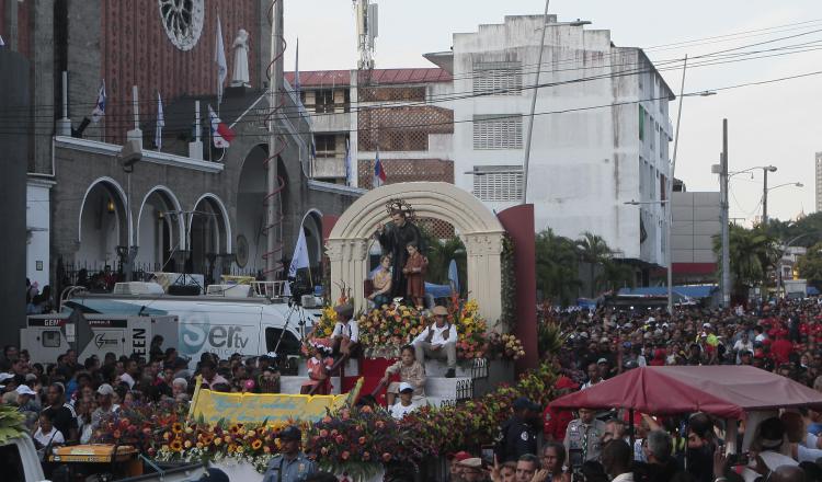 Masiva,   estuvo la procesión de san Juan Bosco.