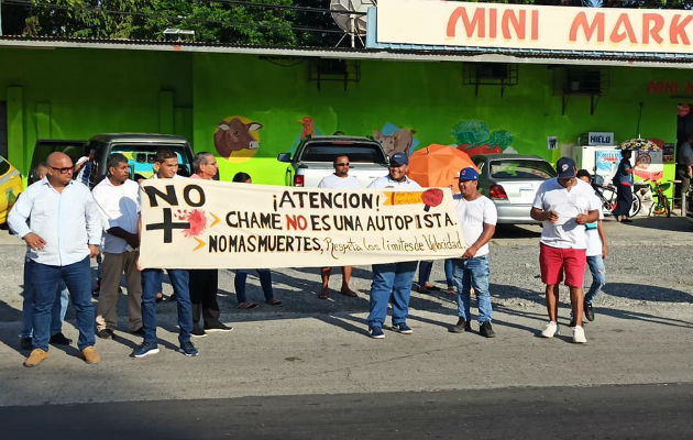 Los manifestantes exigen que se tomen políticas de seguridad vial. Foto: Eric A. Montenegro. 