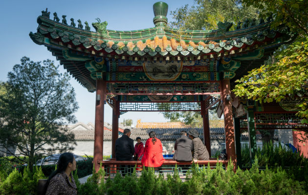 Cuatro de cada cinco viudos y viudas volverían a casarse. Un punto de reunión en el Parque Changpuhe en Beijing. Foto / Yan Cong para The New York Times.