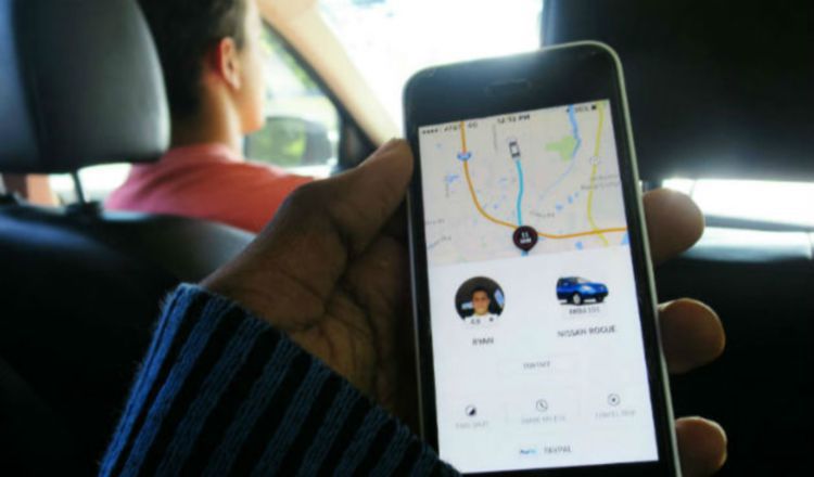 Taxistas exigen que plataformas como Uber,  sean reguladas. 