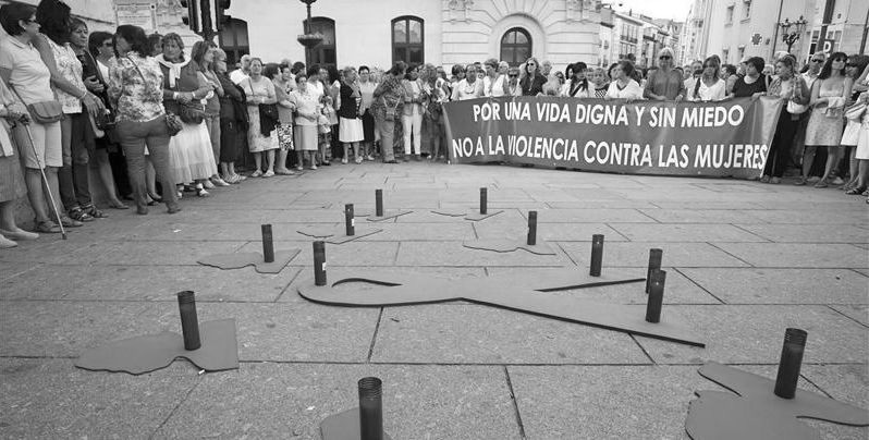 Se impone un trabajo intelectual que arroje lucidez sobre la situación de nuestra sociedad para extirpar estos actos de debilidad social, las expresiones de racismo y misoginia. Foto: EFE.