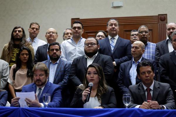 Gremios de los diversos sectores de El Salvador, se han mostrado preocupados por lo ocurrido entre el presidente de la república Nayib Bukele, los legisladores, las fuerzas militares y policiales en el congreso. FOTO/EFE