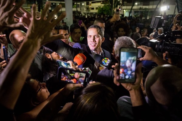 . Juan José Márquez, tío del líder opositor venezolano Juan Guaidó, desapareció este martes poco después de aterrizar en Caracas junto a su sobrino y tras ser interceptado por las autoridades aduaneras, según denunció el equipo del político. FOTO/EFE