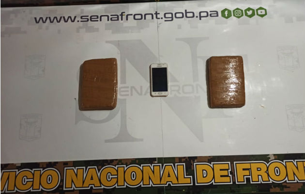 En un vehículo coaster y en un auto pick up transportaban la droga. Foto: Cortesía.