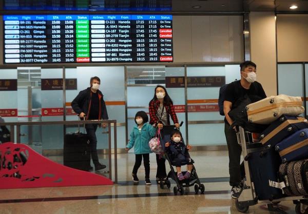  Las muertes por el COVID-19 siguen en aumento en China y ya suman 1,665 personas tras añadirse este domingo 142 fallecidos al recuento oficial. FOTO/EFE