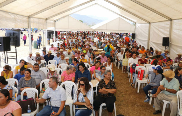 El anuncio se dio durante una gira de trabajo comunitario.