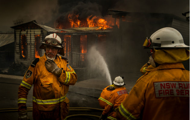 Los incendios intensifican presión sobre los líderes de Australia para abordar el cambio climático. Foto / Matthew Abbott para The New York Times.