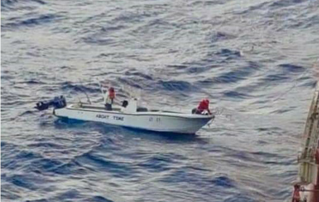 Salieron a pescar en aguas de Jamaica y el motor de les dañó. Foto: Diómedes Sánchez 