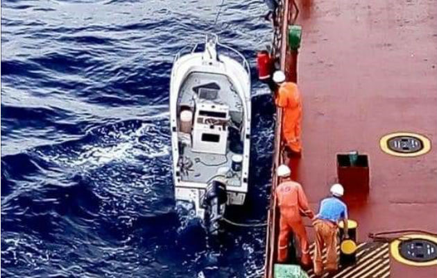 Salieron a pescar en aguas de Jamaica y el motor de les dañó. Foto: Diómedes Sánchez 