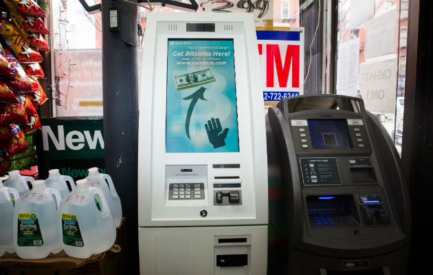 Bitcoin juega un gran papel en el reciente crecimiento de ataques de ransomware. Cajero de Bitcoin en NY. Foto / Danny Ghitis para The New York Times.