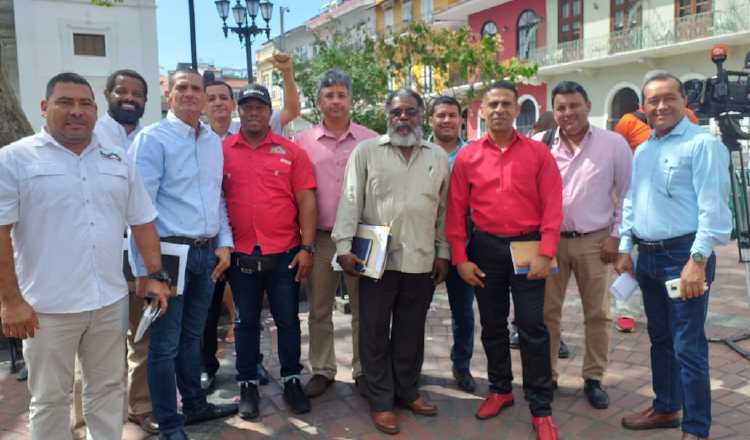 La mesa de diálogo entre el Ejecutivo y los transportistas fue instalada  el miércoles 19 de febrero, en la Presidencia. Foto: Cortesía