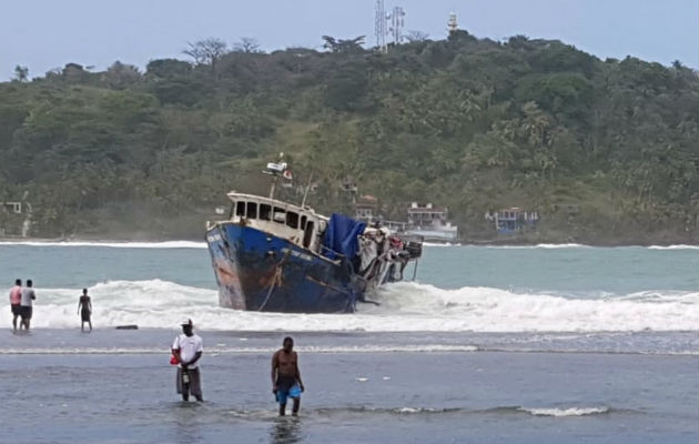 El barco había zarpado de Cristóbal con destino a Colombia. Foto: Diómedes Sánchez. 