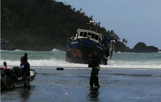 El barco había zarpado de Cristóbal con destino a Colombia. Foto: Diómedes Sánchez. 