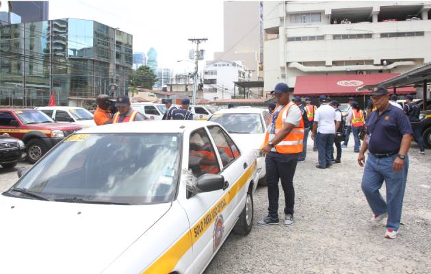 El vehículo del Estado fue retenido y el funcionario fue multado con $100.