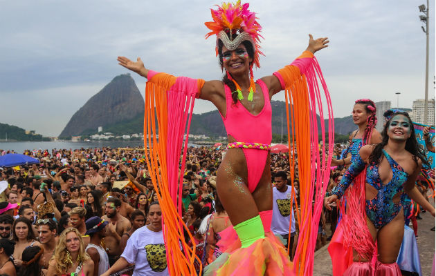  Integrantes de la escuela de samba del Grupo Especial Mancha Verde en Sao Paulo. Foto: EFE.