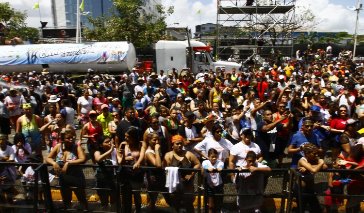 Panameños y extranjeros disfrutaron del primer día de Carnaval 