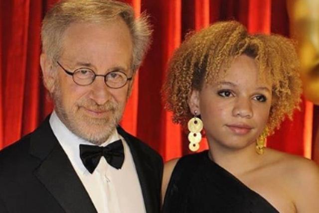 Steven Spielberg y su hija.