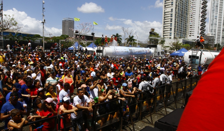 Es importante que cuando vaya a los culecos utilice protector solar y beba mucha agua para mantenerse hidratado. Foto: Edward Santos