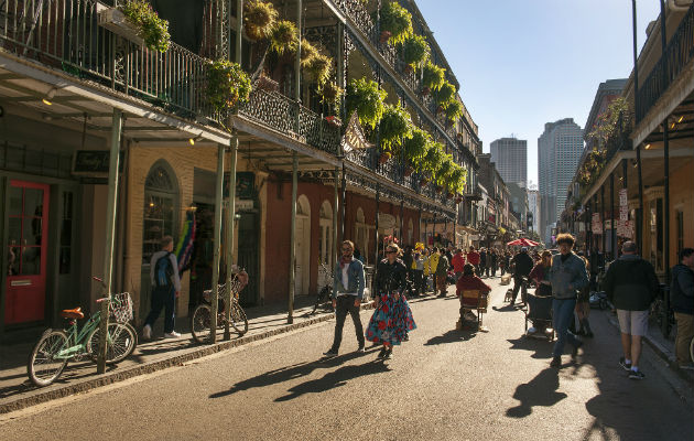 Policías en Nueva Orleans tuvieron que registrar incidentes a mano tras ataque de ransomware en 2019. Foto / Robert Rausch para The New York Times.