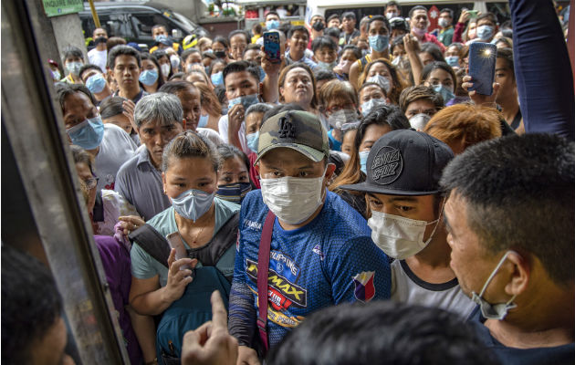 Cuando uno se topa con un riesgo potencial, el cerebro hace una búsqueda rápida de experiencias pasadas. Si puede recurrir a múltiples recuerdos alarmantes, concluye que el peligro es alto. Foto / Ezra Acayan/Getty Images.