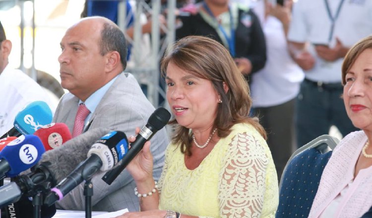 La ministra Maruja Gorday dijo que, poco a poco, las escuelas que falten se iniciarán las clases. Cortesía