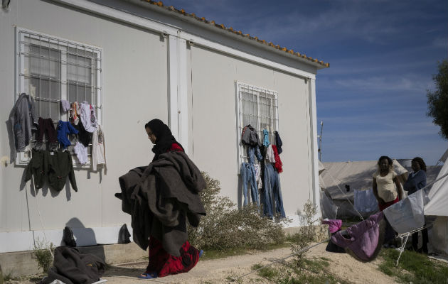 Chipre tiene la mayor cantidad de solicitantes de asilo per cápita en Europa. Migrantes en Kokkinotrimithia. Foto / Laura Boushnak para The New York Times.