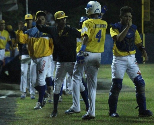 Herrera podría coronarse hoy en el estadio de Miraflores. Foto: Fedebeis