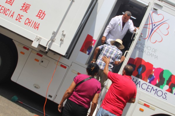 El director regional del MINSA en Herrera, Luis Pérez, indicó que estas jornadas buscan llevar salud a las comunidades más apartadas. FOTO/THAYS DOMÍNGUEZ