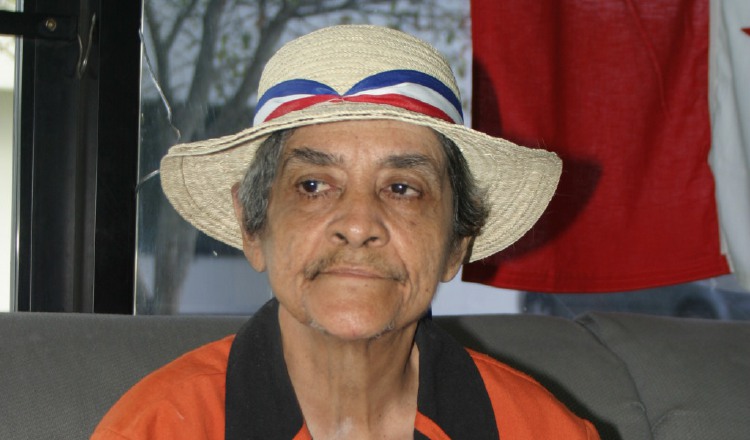 Gladys De La Lastra, cantautora, cultora del folclore. Panamá América