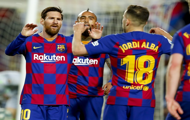 Messi celebra con Jordi Alba su gol. Foto:AP