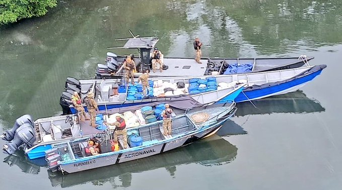 Las personas a bordo de las embarcaciones, lograron fugarse al notar la presencia de las unidades del Senan.