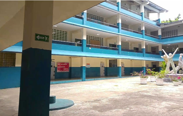 Colegio monseñor Francisco Beckmann, bajo investigación sanitaria