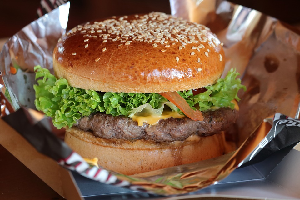 La séptima edición de Burger Week  iniciará hoy martes y continuará hasta el 30 de marzo. Foto: Pixabay