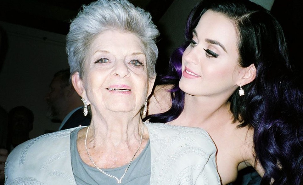 Katy Perry y su abuela Pearl Ann Hudson. Foto: Instagram