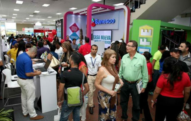   En la feria Expo Vivienda participan inmobiliarias, promotoras, bienes raíces y bancos.
