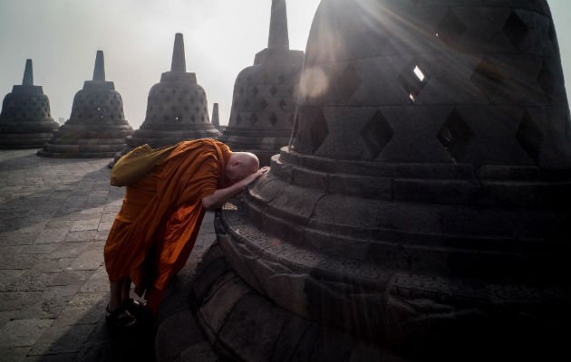 Para los budistas, la muerte “representa renovación, regeneración y continuidad”, dice Geshe Dadul Namgyal. Foto / Oka Hamied/Agence France-Presse — Getty Images.