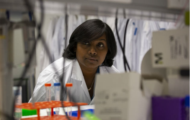 Anna Ponnampalam recibió casi 200 mil dólares en una lotería de Nueva Zelanda para su trabajo en ciencia reproductiva. Foto / Cornell Tukiri para The New York Times.