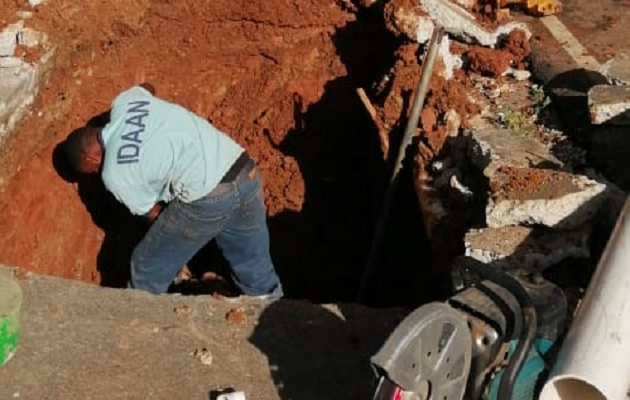 Varios sectores en la ciudad capital han reportado falta de agua.