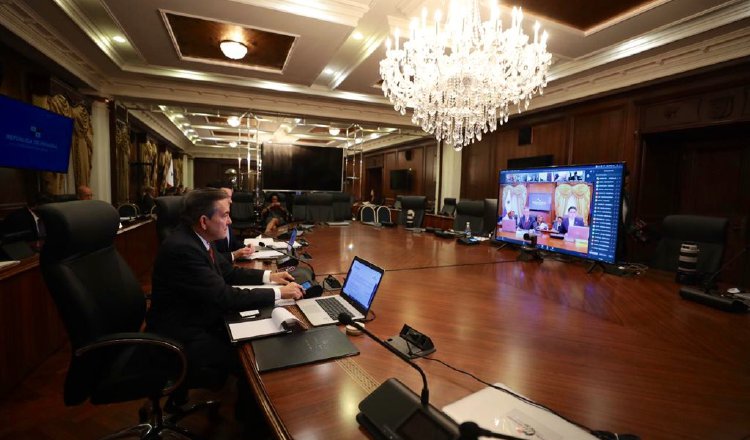 El Consejo de Gabinete sesionó ayer de manera virtual, teniendo al presidente Laurentino Cortizo como único asistente presencial en el Palacio de las Garzas. Cortesía