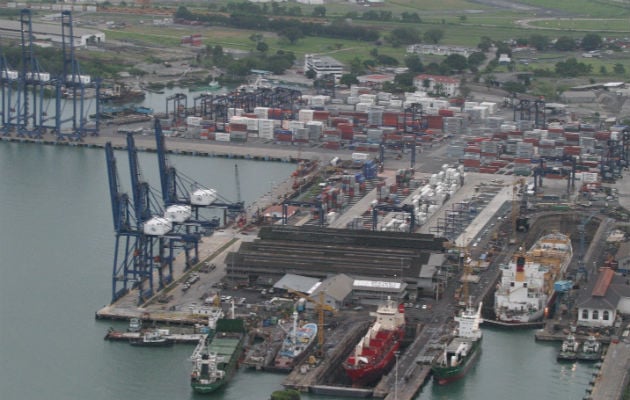 Actualmente solo están abordando a los barcos y laborando en los puertos el personal  indispensable para brindar el servicio, con prevenciones del coronavirus.