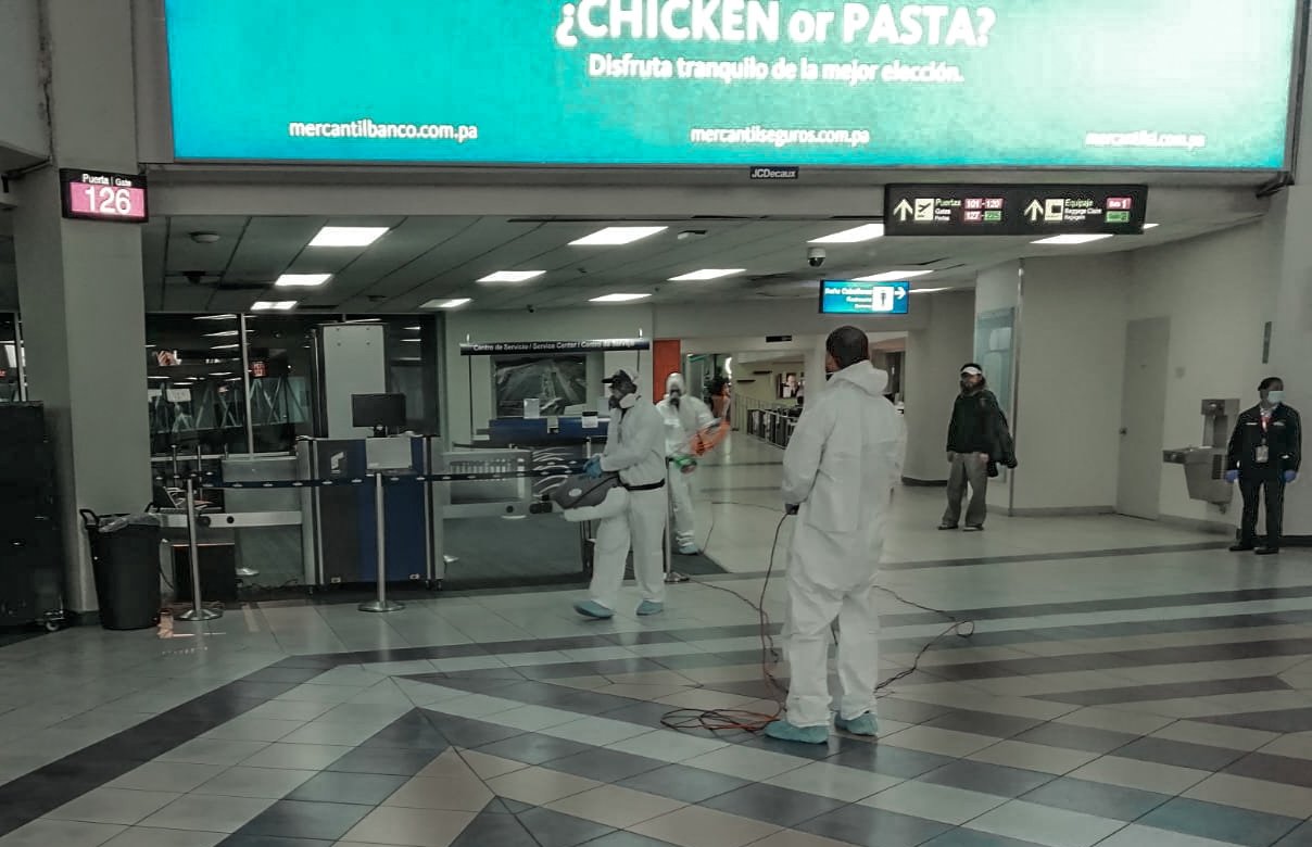En el Aeropuerto Internacional de Tocumen siguen implementando un plan intensivo de limpieza para prevención del COVID-19.