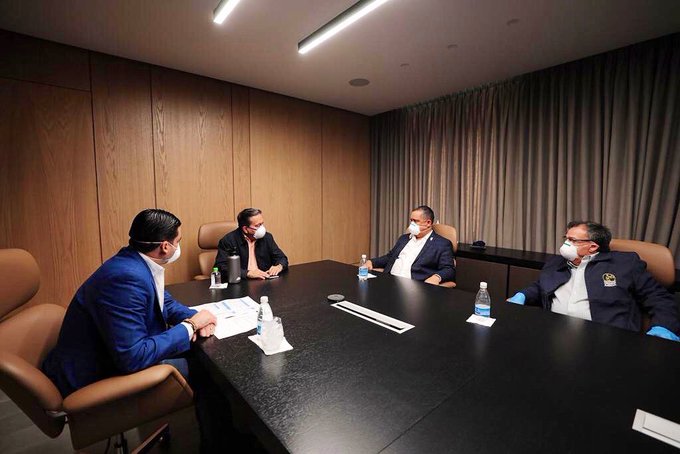 La reunión se realizó en la Presidencia de la República.