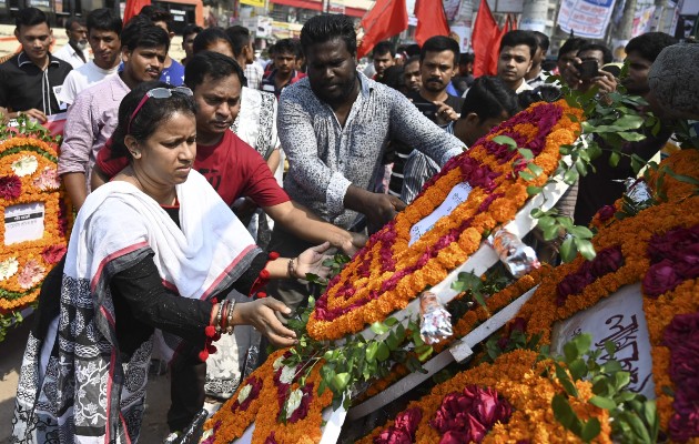 Un servicio religioso en abril del 2019 para los mil 100 muertos en el colapso del Rana Plaza en el 2013. Foto / Munir Uz Zaman/Agence France-Presse — Getty Images.
