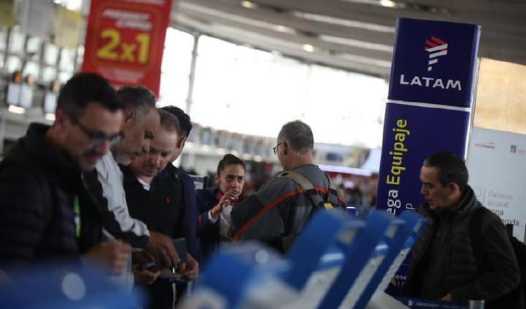 La aerolínea volaba antes del COVID-19 a 145 destinos. EFE Archivo