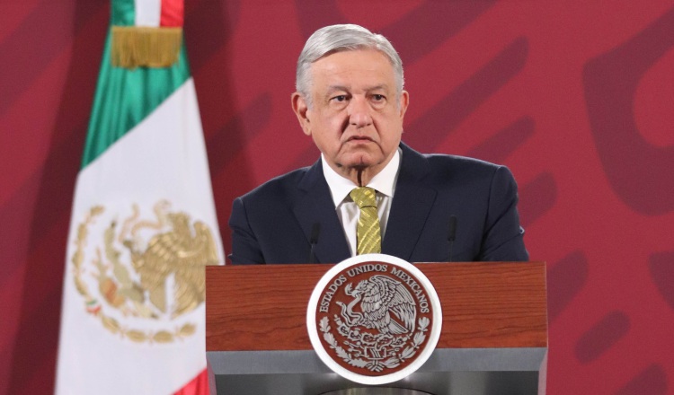 López Obrador insiste en mantener los programas de bienestar, y  pide a empresas que asuman el coste de la paralización económica. EFE