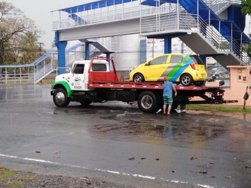 El vehículo fue trasladado a una corral