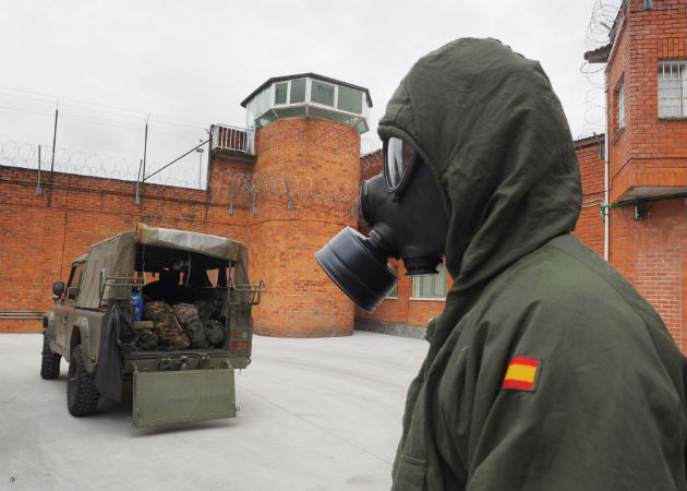 Sillas marcadas para aislamiento contra contagio en el Centro de Madrid del Grupo PSA. Fotos:EFE. 