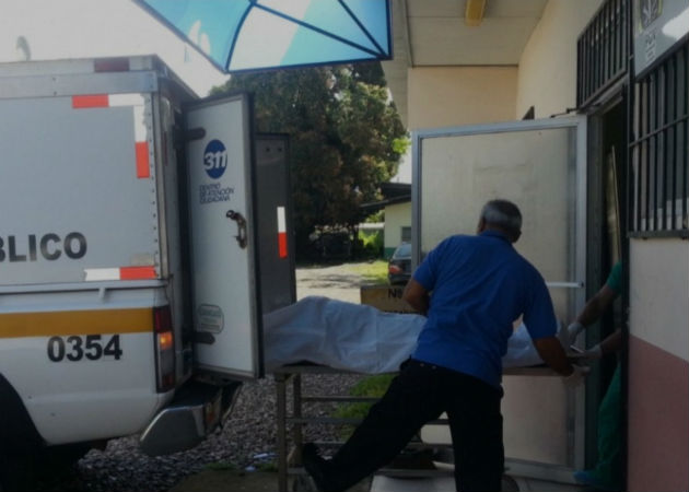 El cuerpo de la unidad policial fue llevado este sábado a la morgue judicial en el distrito de David. Fotos: Mayra Madrid.