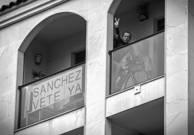 Lo único que ha hecho bien este gobierno es dividir a la población, entre los que apoyan y los que no. Entre los que aplauden y los que no. Entre los que confían y los que no. Foto: EFE.